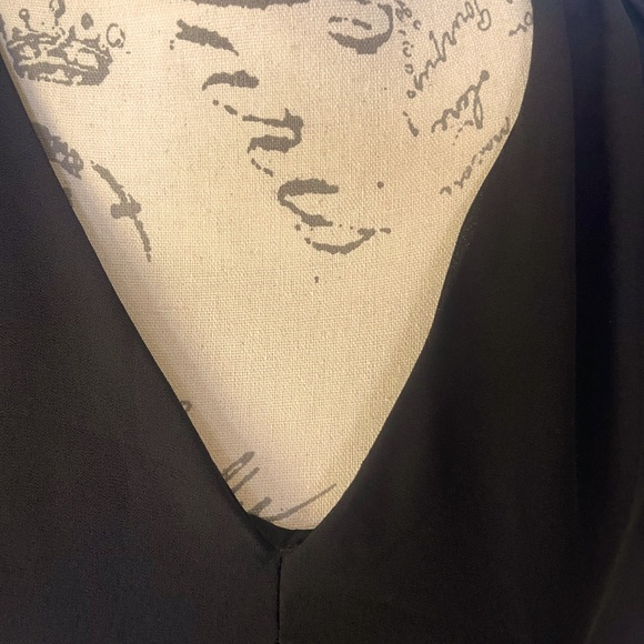 Michel size 2X flowy black top. Runs small fits more like 1X. - Picture 2 of 3